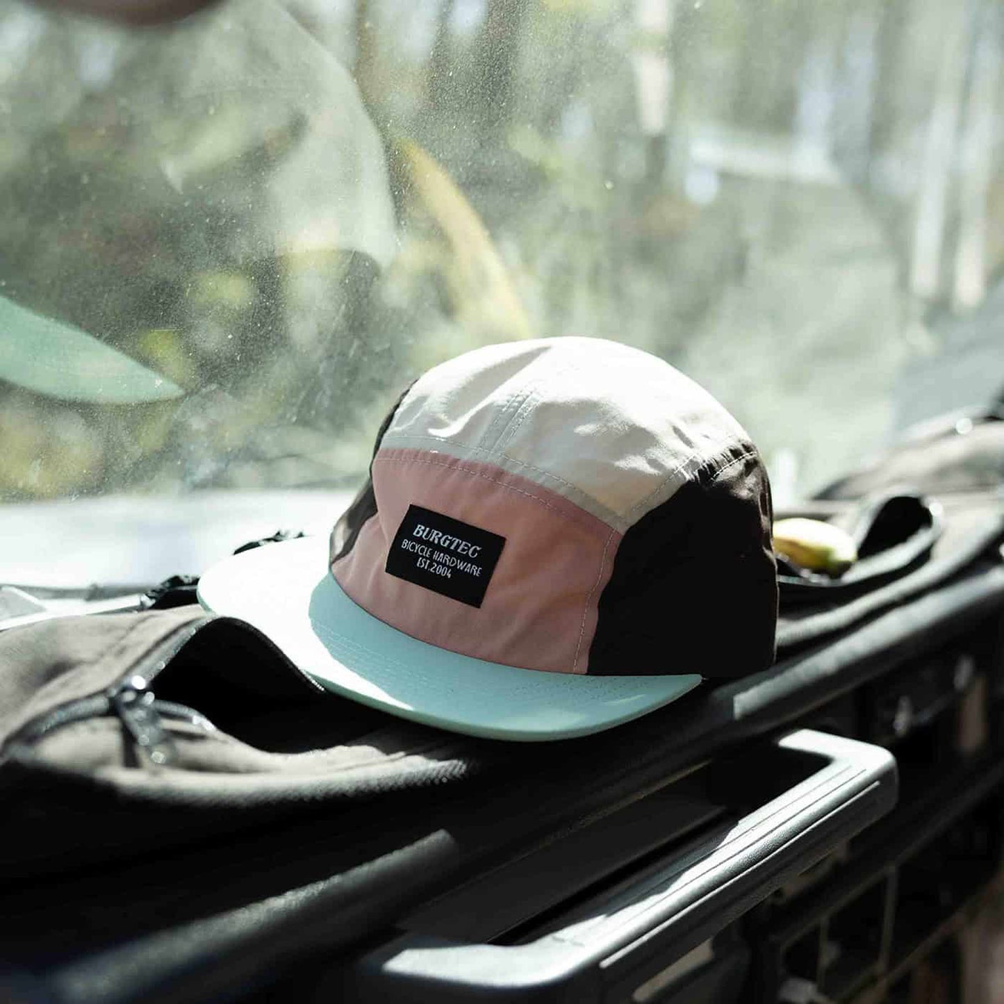 BURGTEC COURIER FIVE PANEL καπάκι Neopolitan