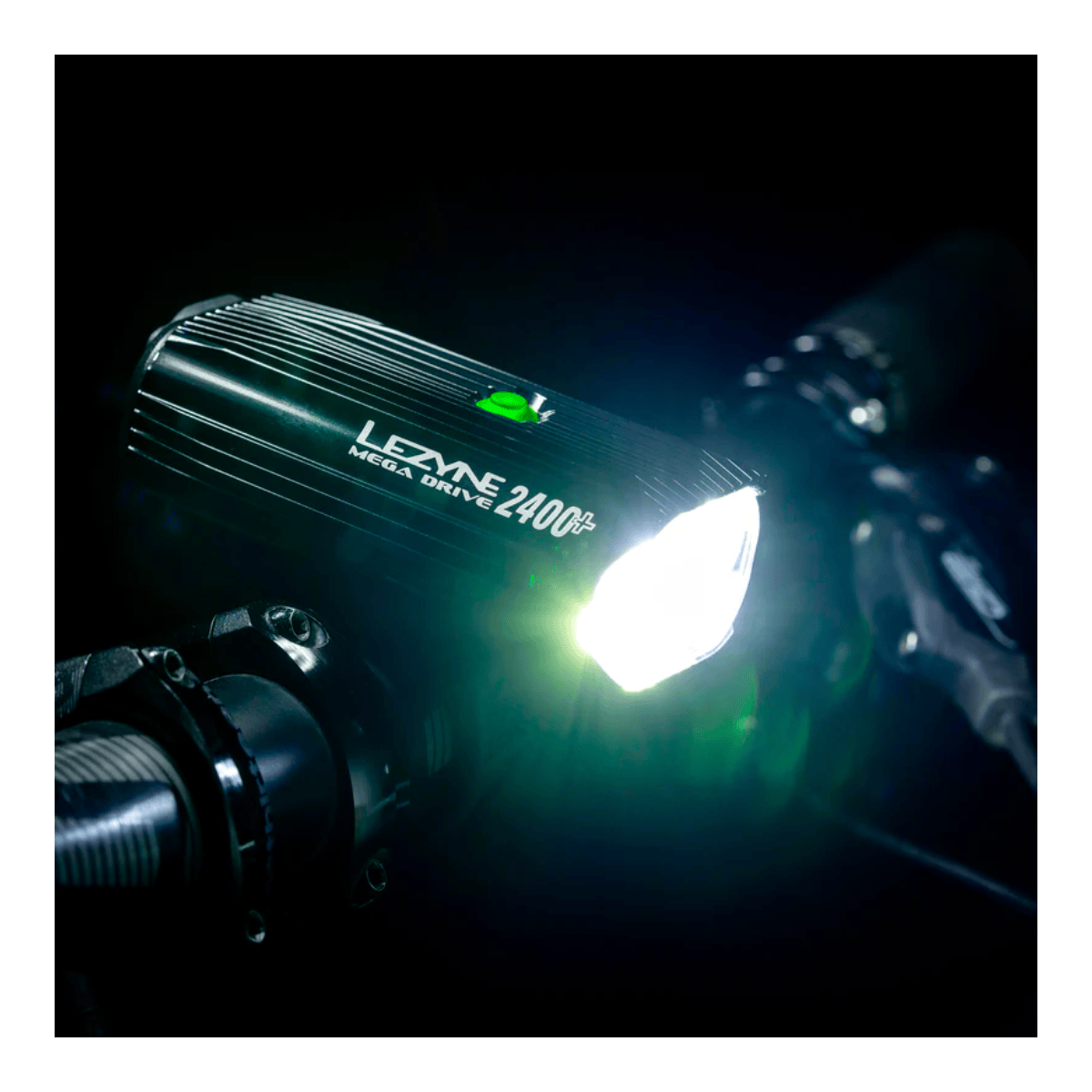 LEZYNE MEGA DRIVE 2400+ Μπροστινό φως μαύρο