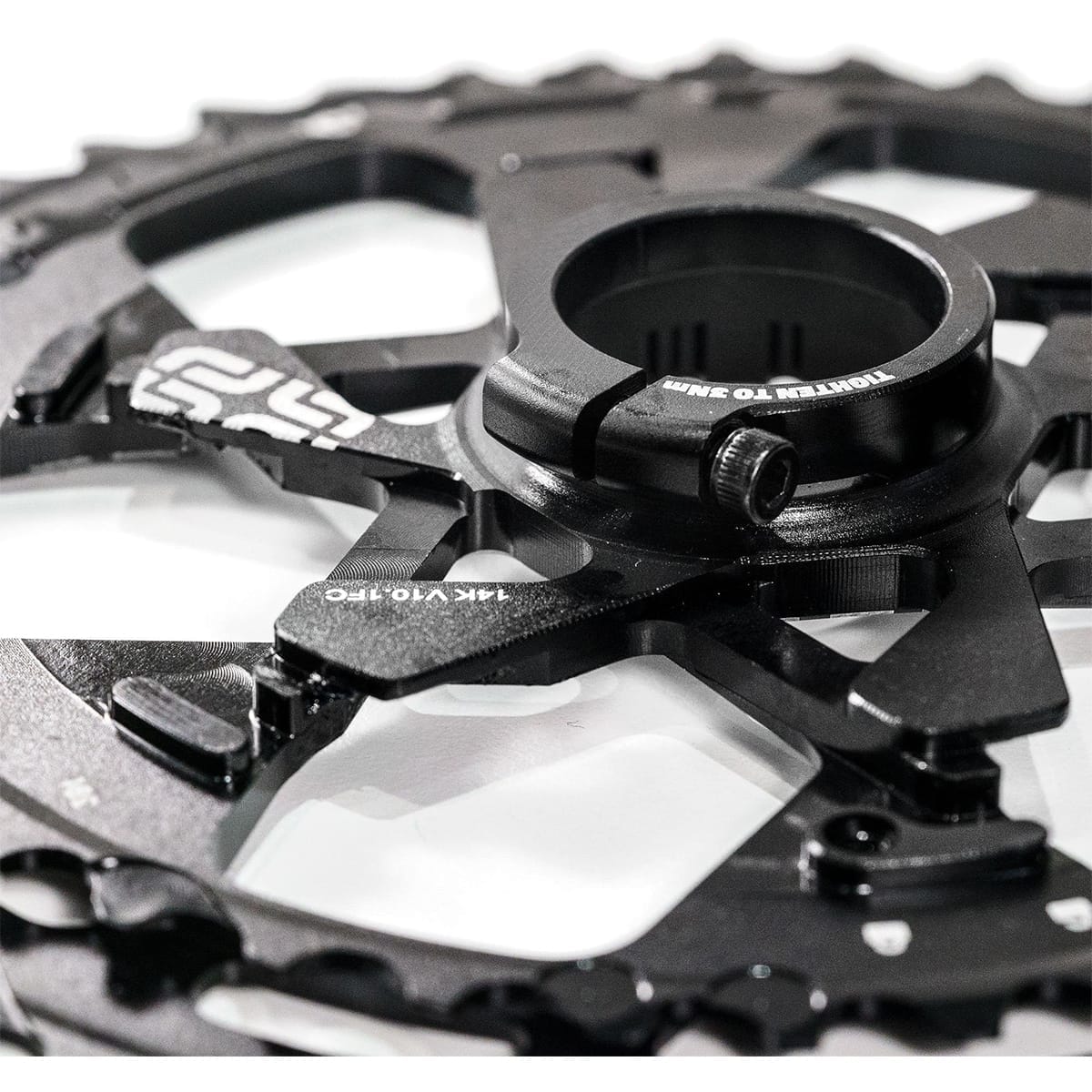 12V E-THIRTEEN TRS+ cassette