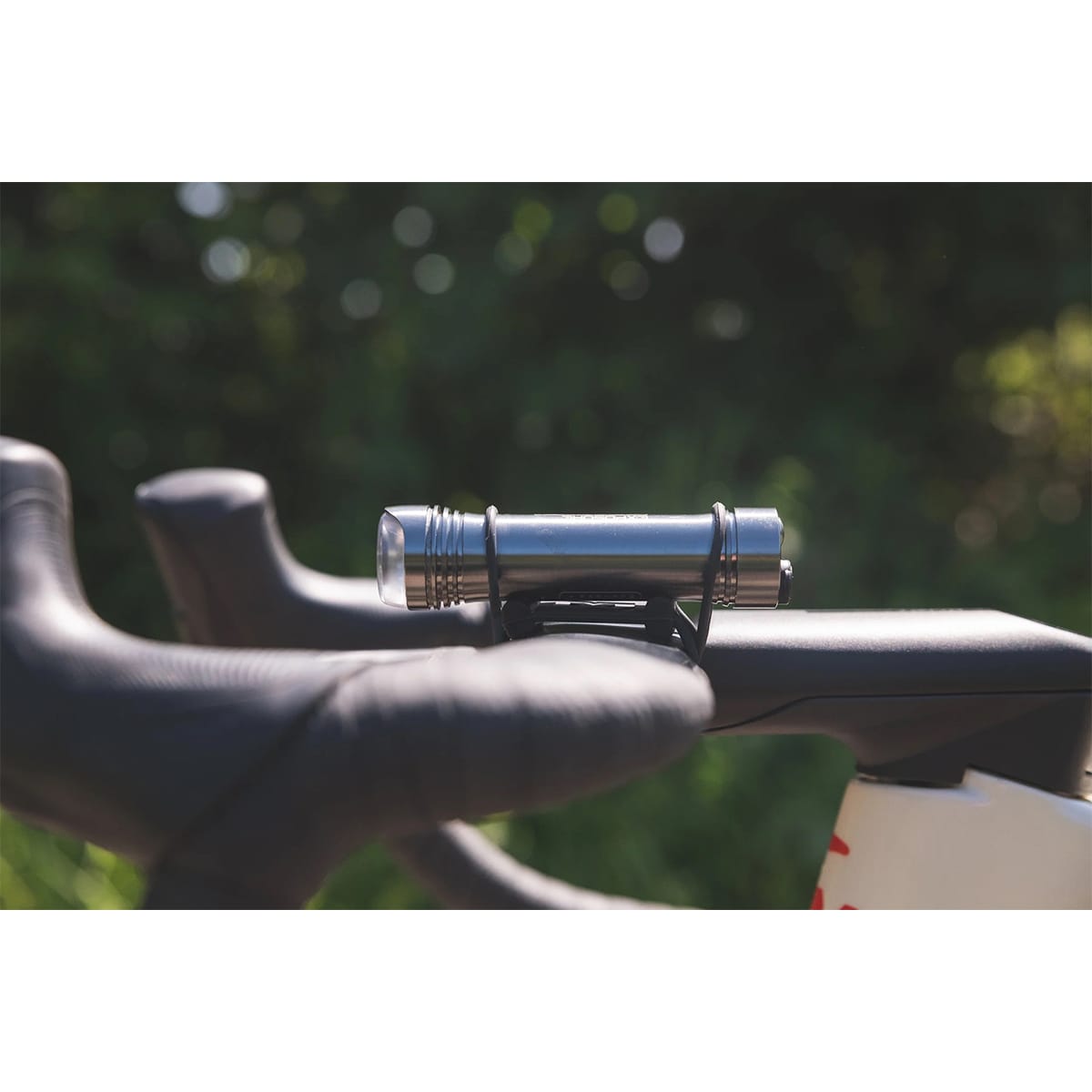 Βραχίονας στερέωσης ΦΩΤΙΣΜΟΣ ΕΚΘΕΣΗΣ AERO BAR ΣΙΛΙΚΟΝΗ