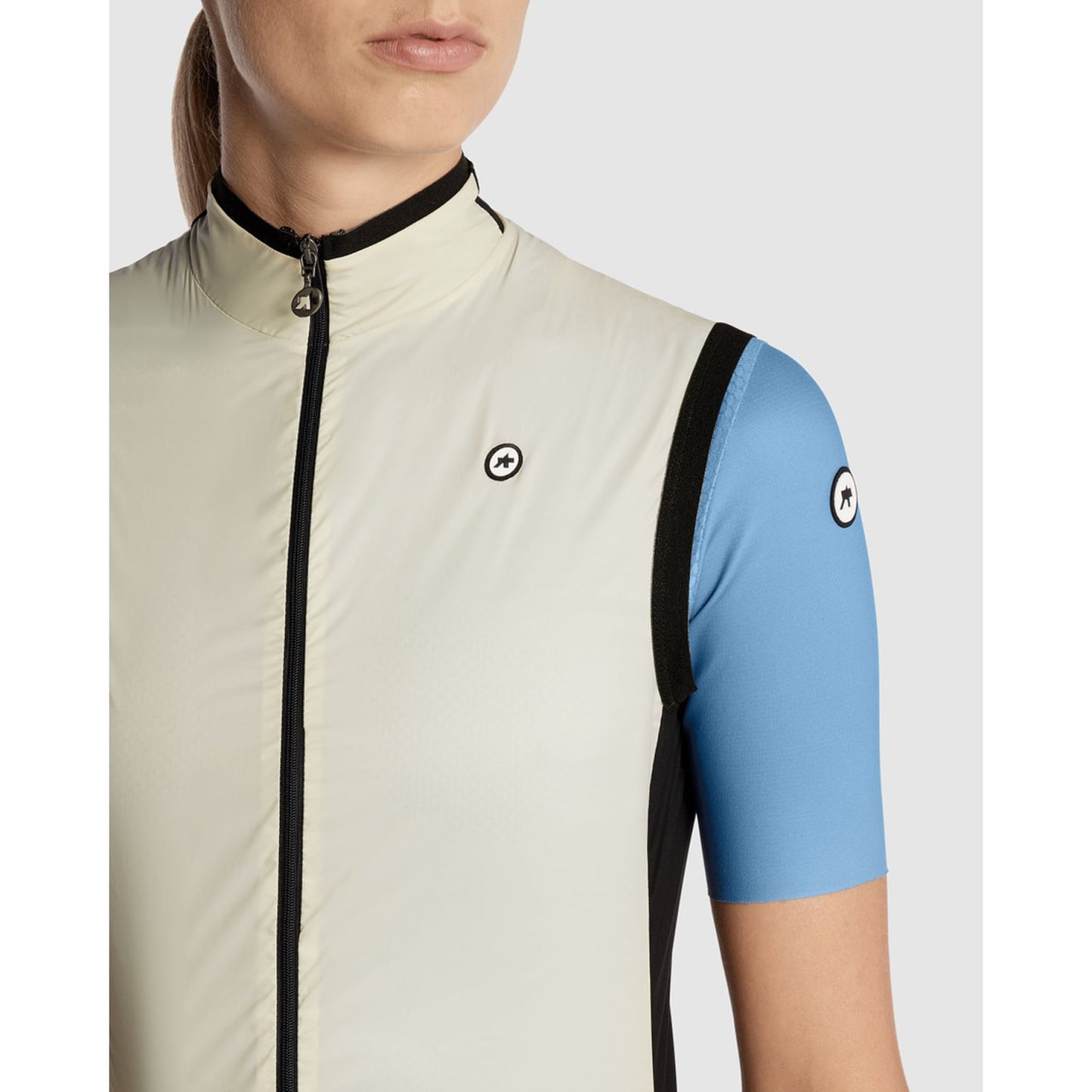 ASSOS UMA GT WIND C2 Γυναικείο μπεζ αμάνικο μπουφάν