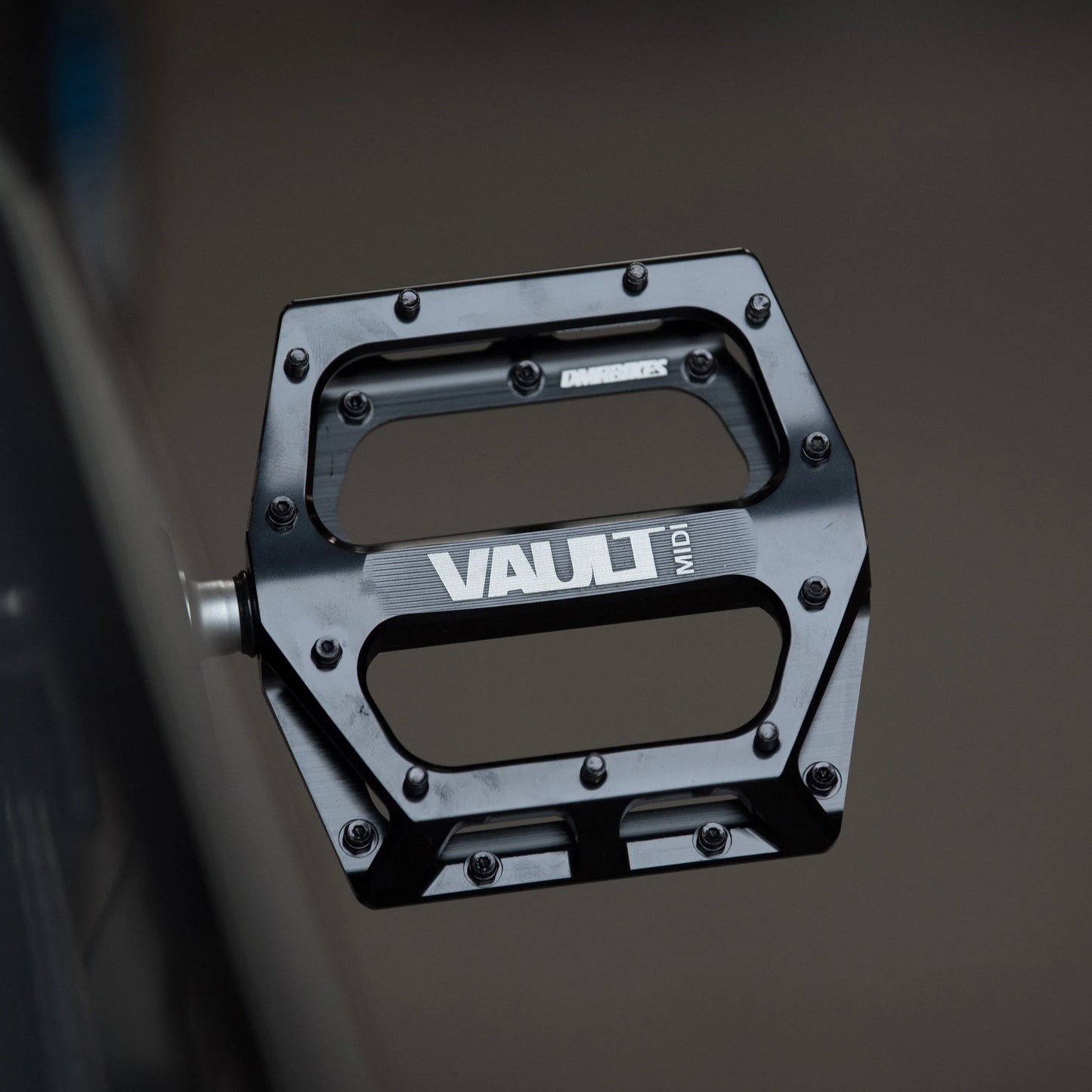 DMR VAULT MIDI flat pedals Black