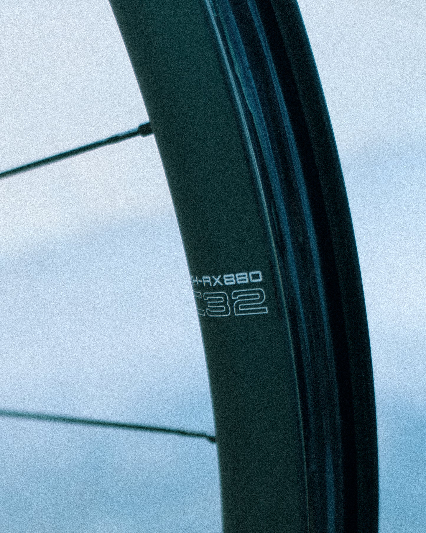 SHIMANO GRX WH-RX880 700c Tubeless Ready πίσω τροχός (κεντρικό κλείδωμα)