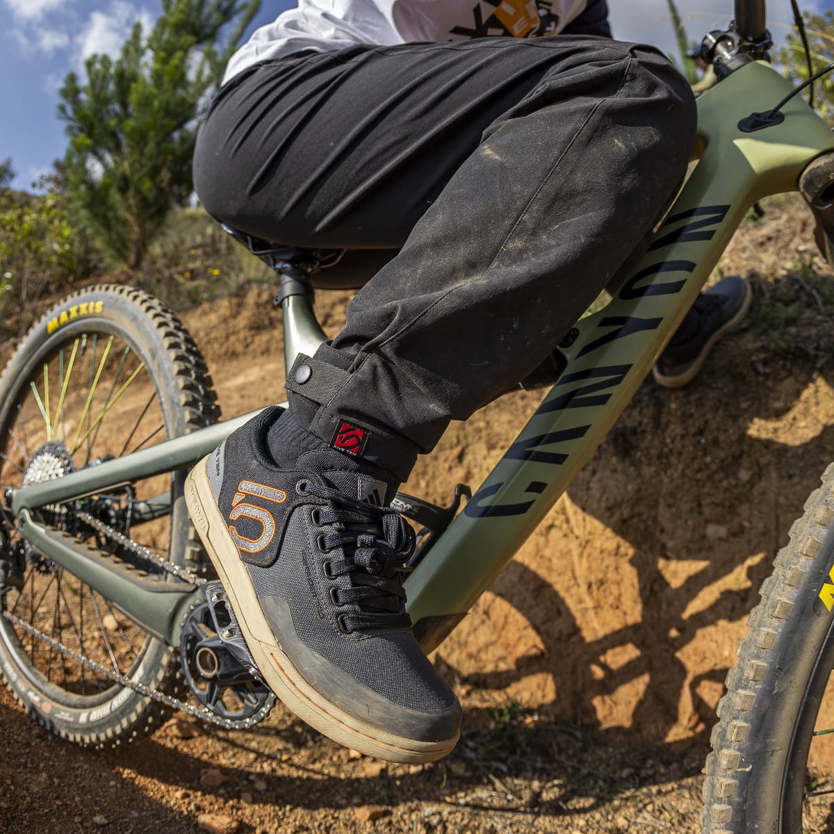 ADIDAS FIVE TEN FREERIDER PRO CANVAS Γυναικεία παπούτσια MTB Γκρι/Μαύρο 2025