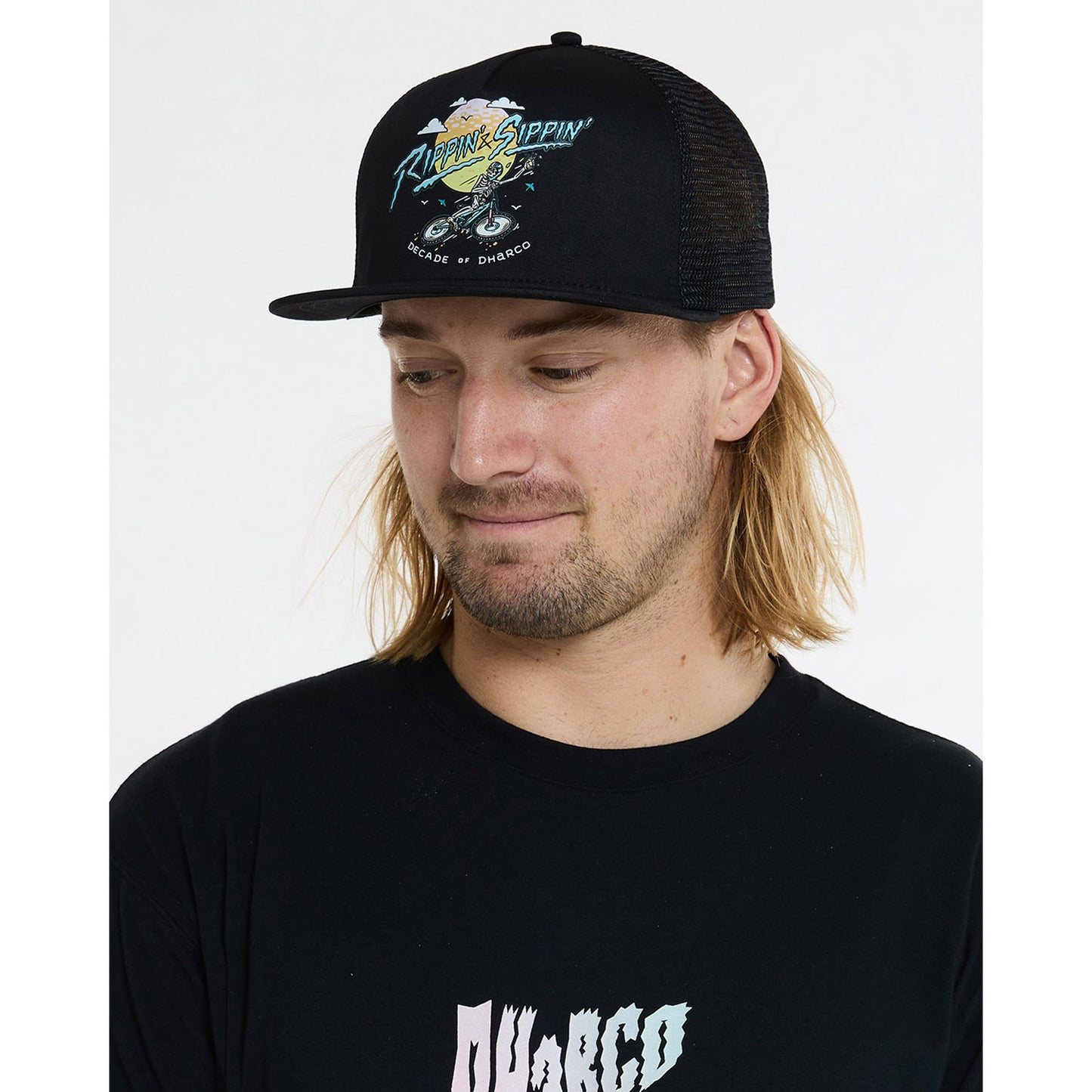 DHARCO FLAT BRIM TRUCKER RIPPIN AND SIPPIN Καπέλο μαύρο