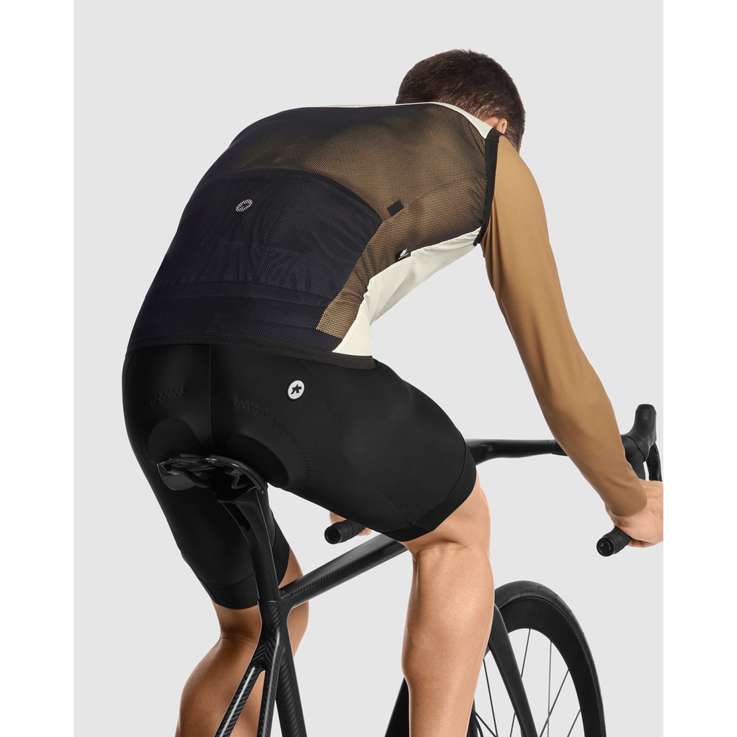 ASSOS MILLE GT Wind C2 Moon Sand Αμάνικο μπουφάν χωρίς μανίκια