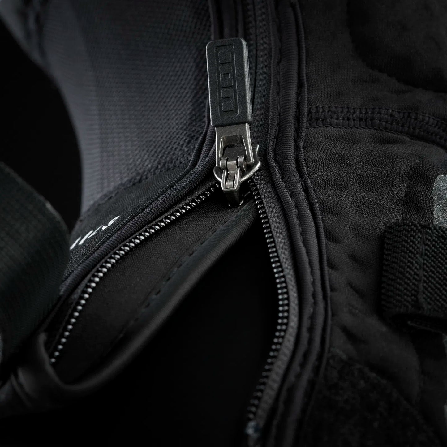 ION K-Lite Zip Επιγονατίδες γόνατος Μαύρο