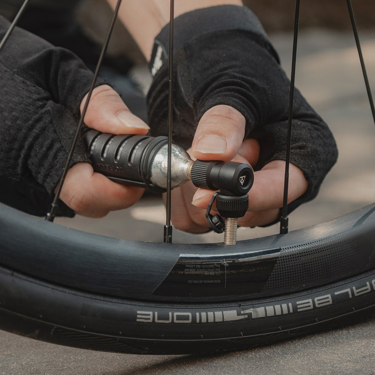 TOPEAK NANO AIRBOOSTER L πείρος πυροδότησης CO2 + φυσίγγιο CO2 με σπείρωμα 25 g (x1)