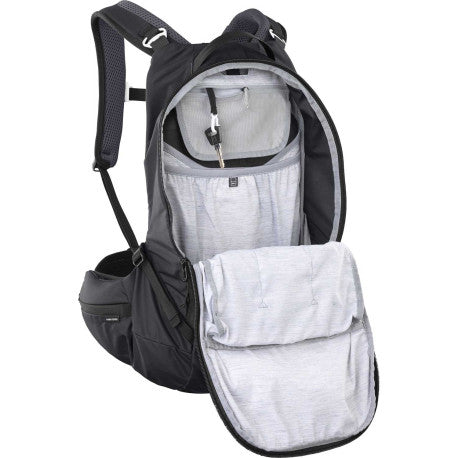 Σακίδιο πλάτης με ραχιαίο EVOC TRAIL PRO BLACKLINE 16 L Μαύρο
