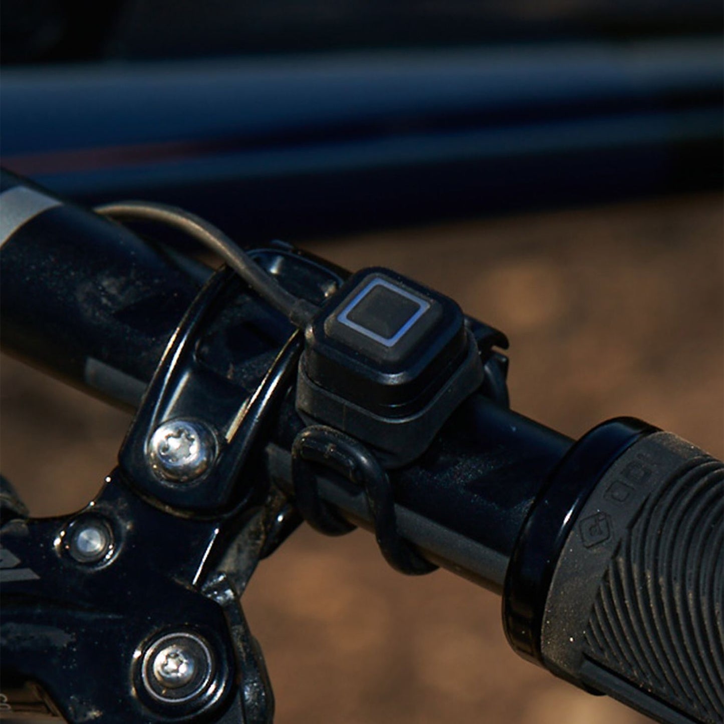 Μπροστινός φωτισμός KNOG BLINDER X 1800