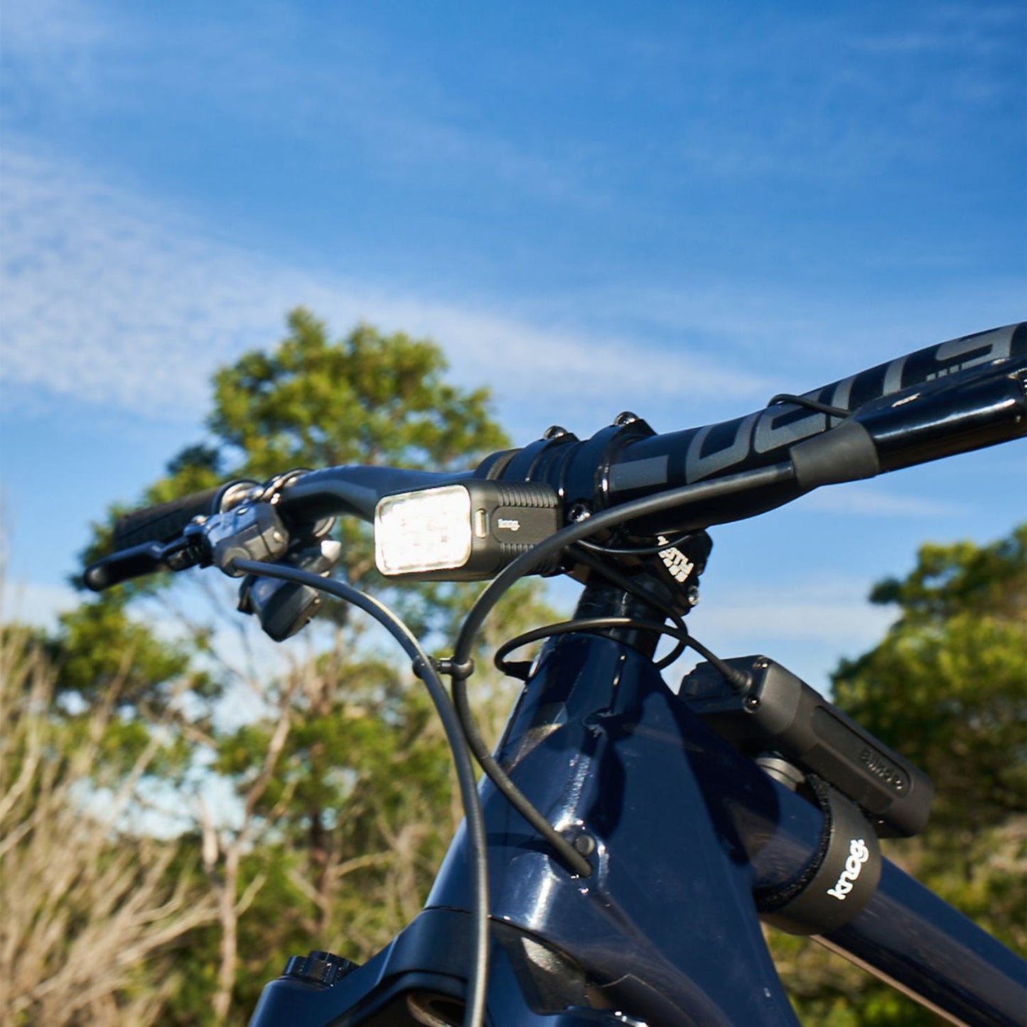 Μπροστινός φωτισμός KNOG BLINDER X 1800