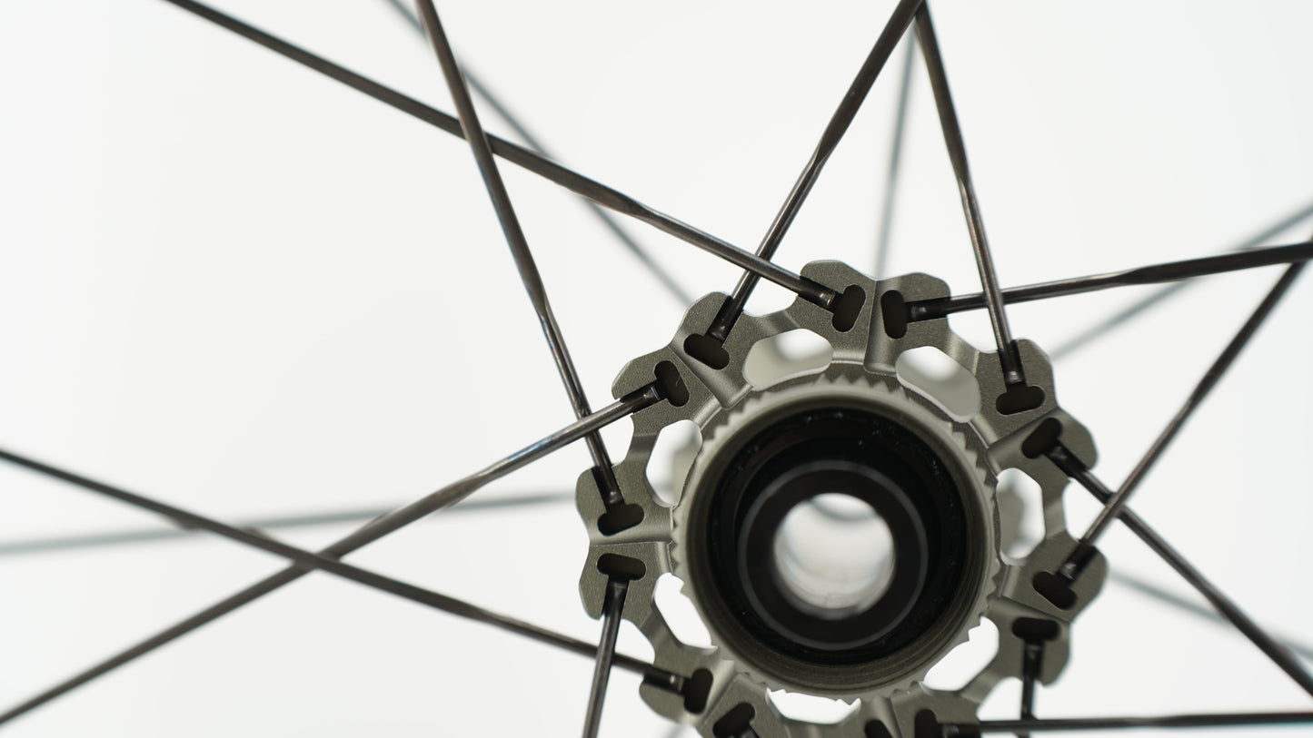 Ζεύγος τροχών SCOM AERO 50 Tubeless Ready (Center Lock)