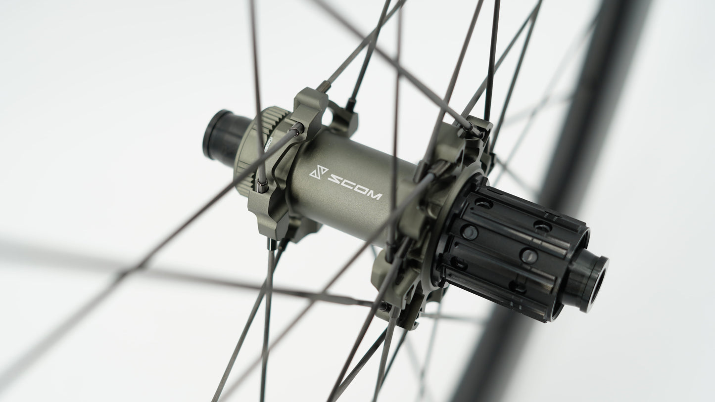 Pairs of SCOM ULTRA Tubeless Ready Wheels (Center Lock)