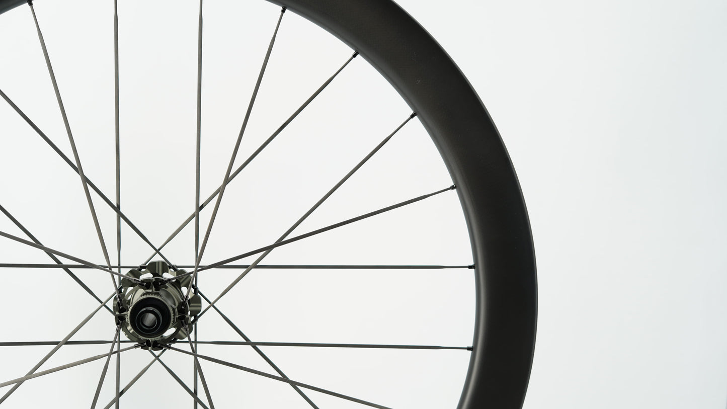 Ζεύγη τροχών SCOM ULTRA 50 Tubeless Ready (Center Lock)