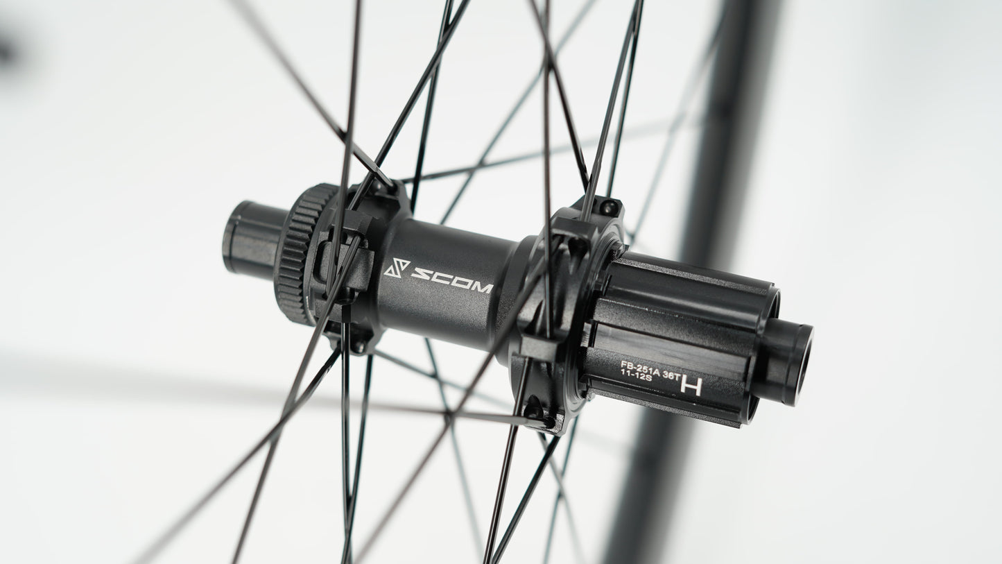 Pair of SCOM CORSA 60 Tubeless Ready Wheels (Center Lock)