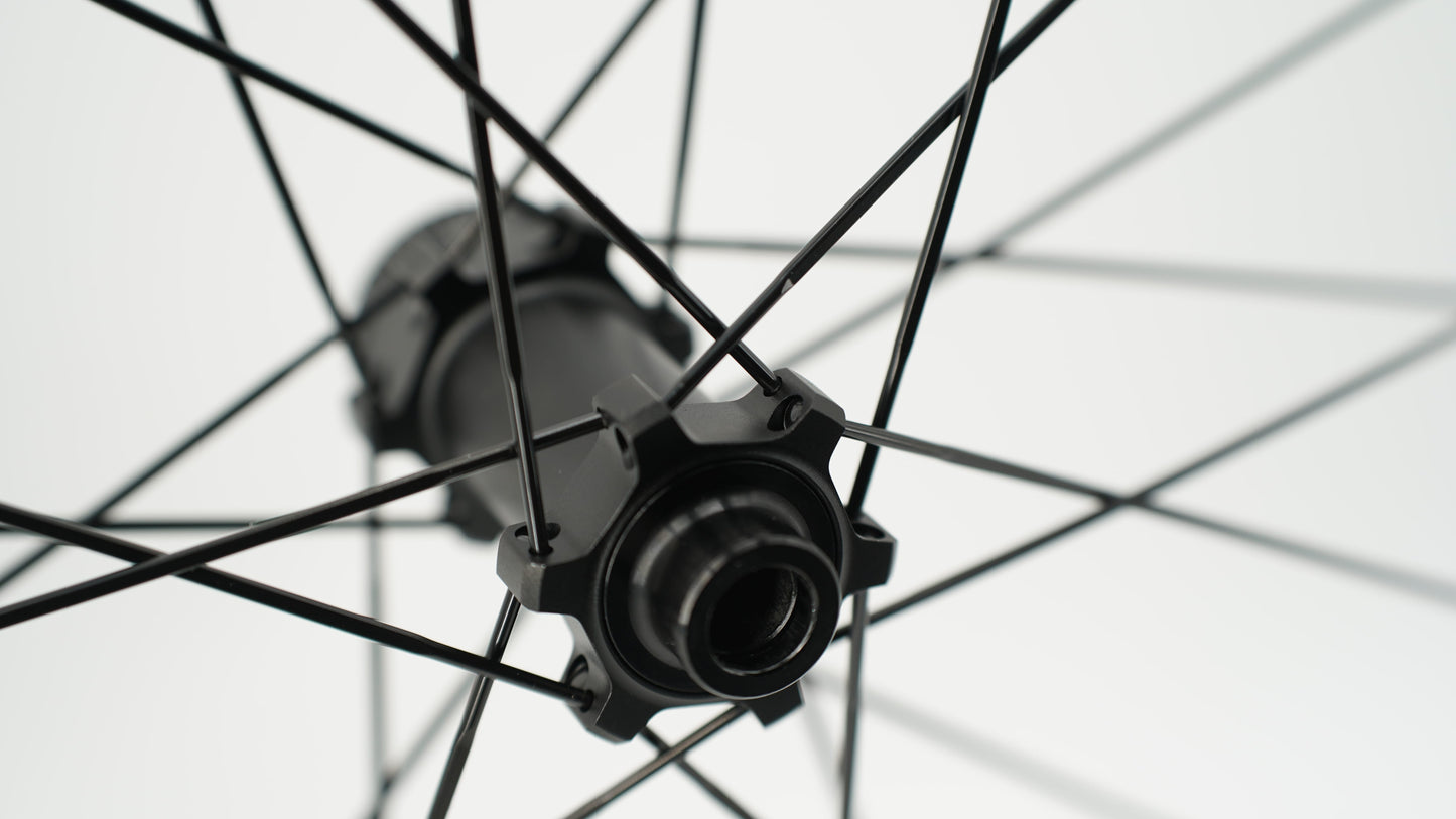 Pair of SCOM CORSA 60 Tubeless Ready Wheels (Center Lock)