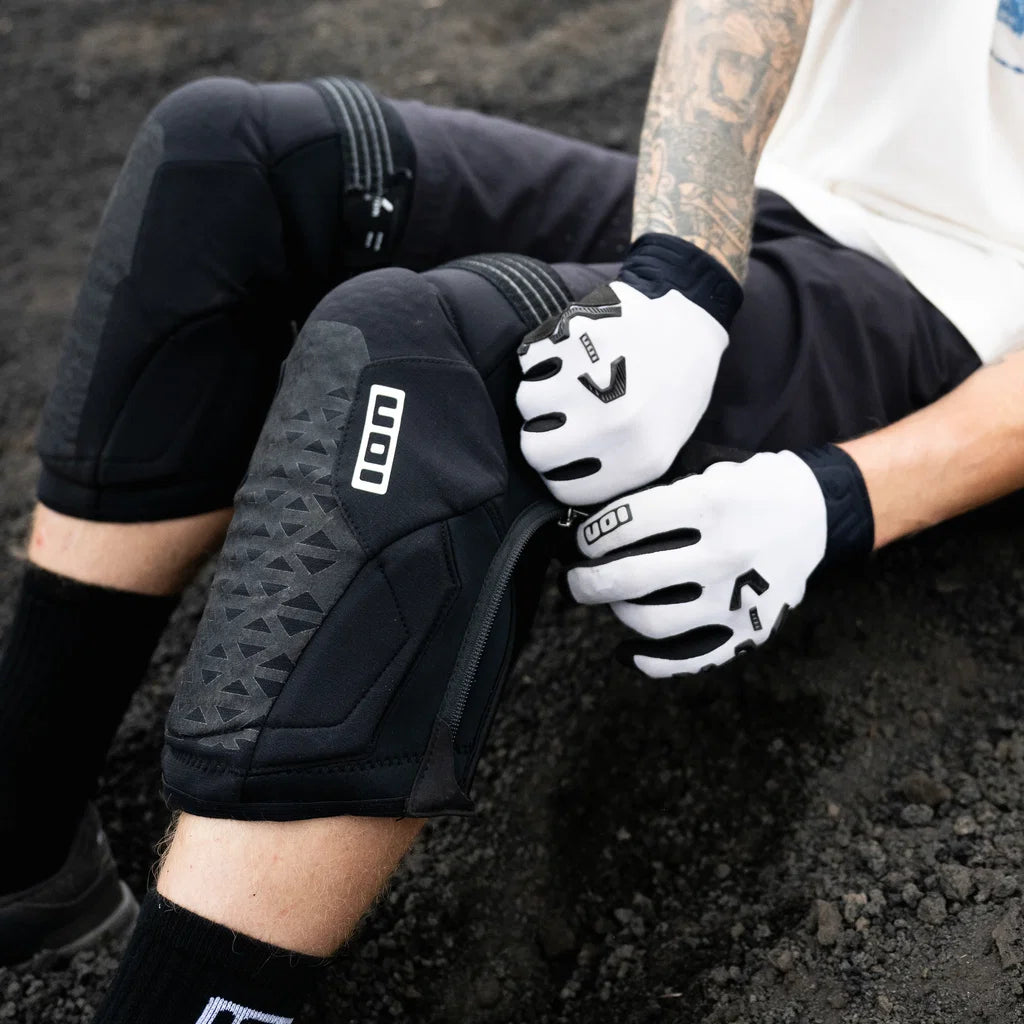 ION K-Pact Zip Unisex Knee Pads Black
