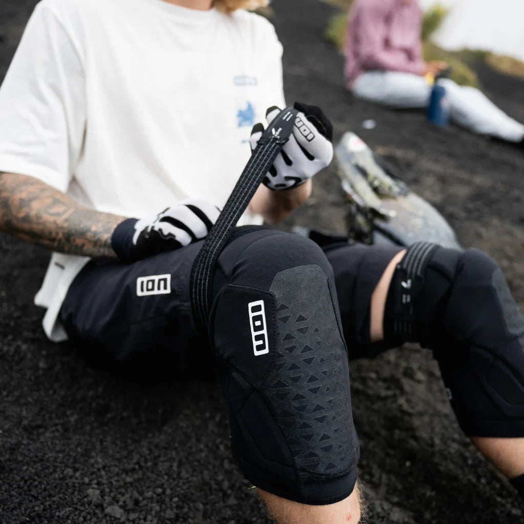 ION K-Pact Zip Unisex Knee Pads Black