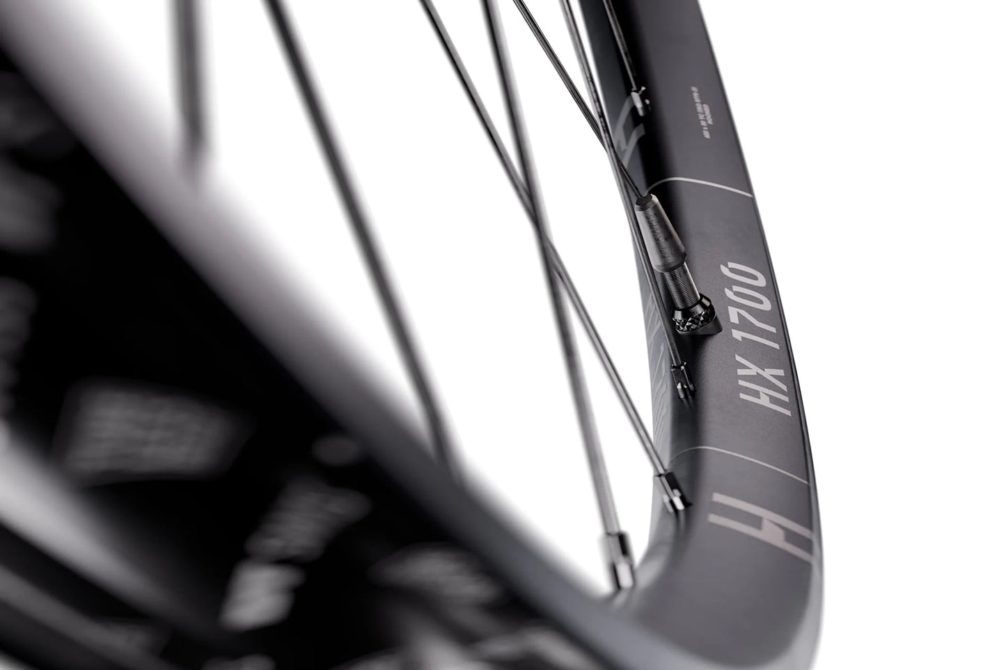DT SWISS HX 1700 SPLINE 30 mm 27.5" 15x110 mm Boost front wheel