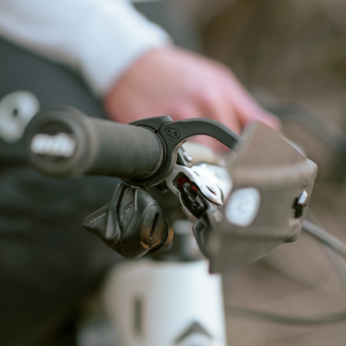 CRANKBROTHERS Guardian Integrated handguard