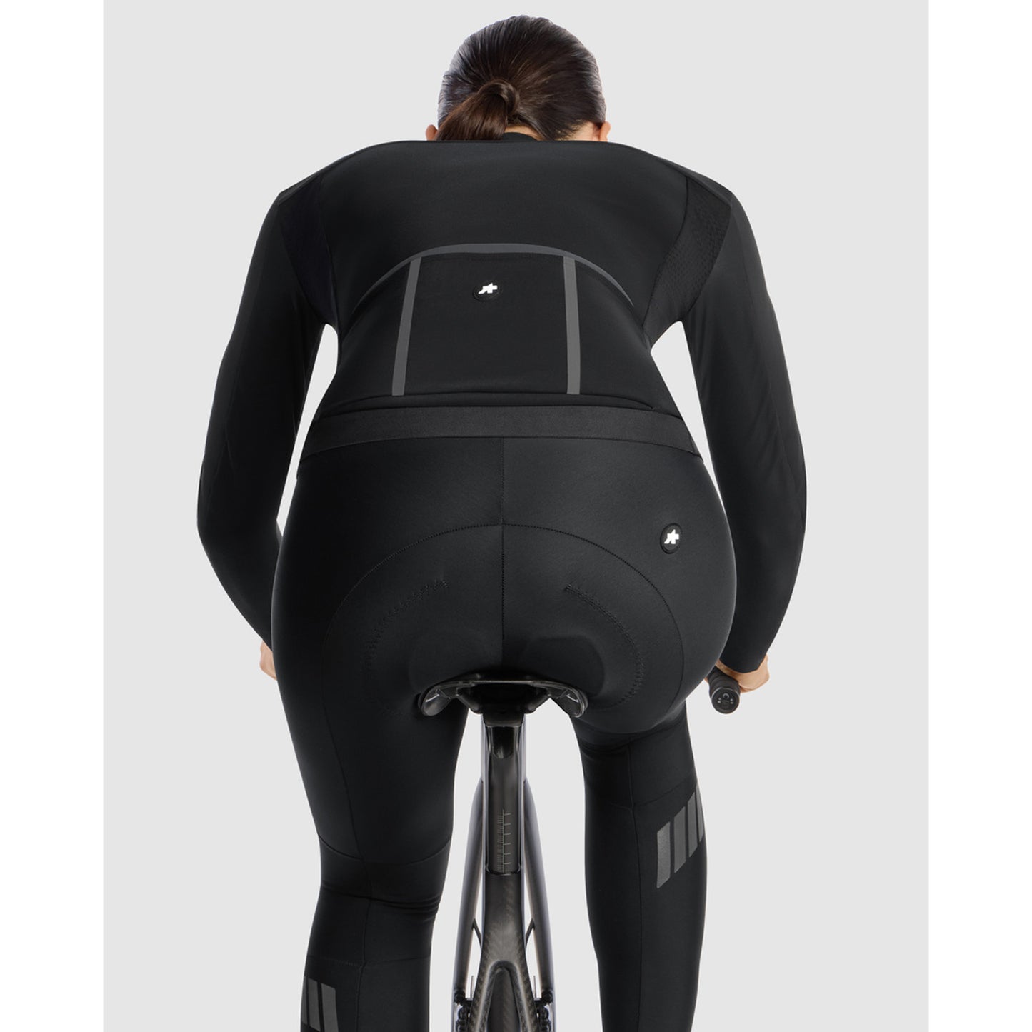 ASSOS DYORA R S11 Γυναικείο μπουφάν μαύρης σειράς