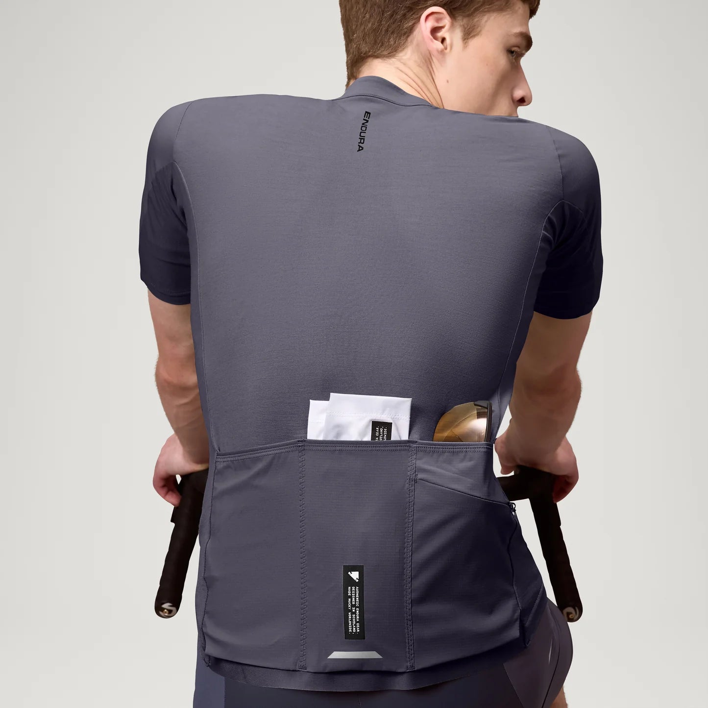 ENDURA ALLTRACK RIDE Κοντομάνικο Carbon Old Seed Jersey με κοντό μανίκι