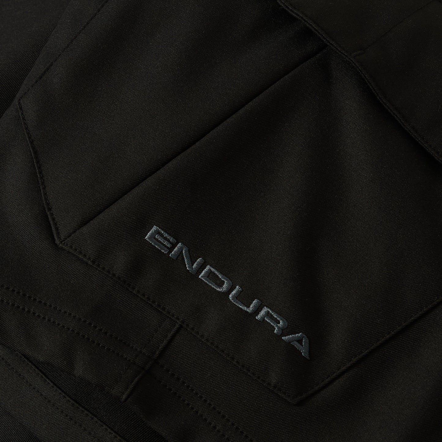 ENDURA LOOP CARGO Shorts Black