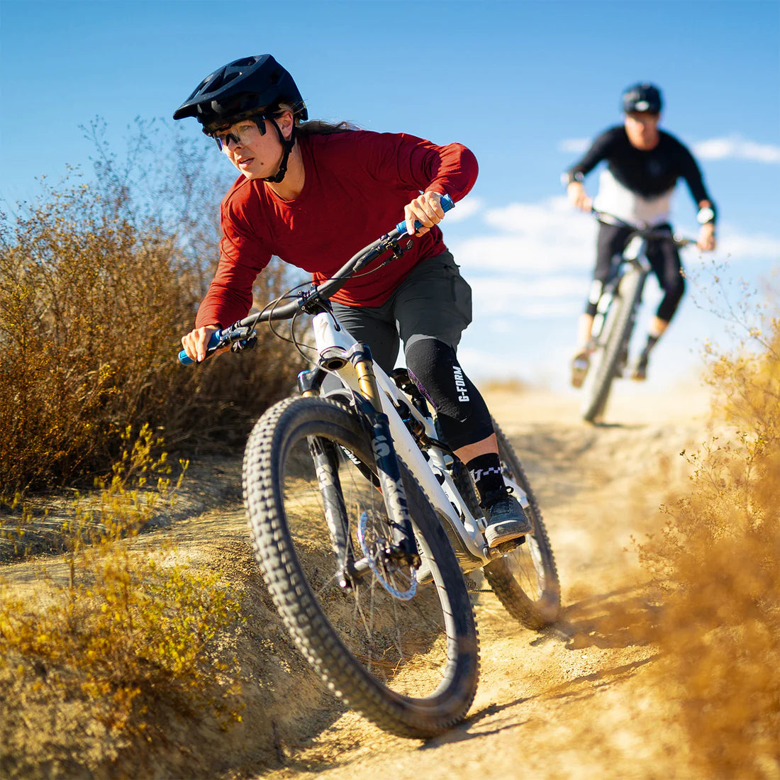 G-FORM TERRA knee pads Black