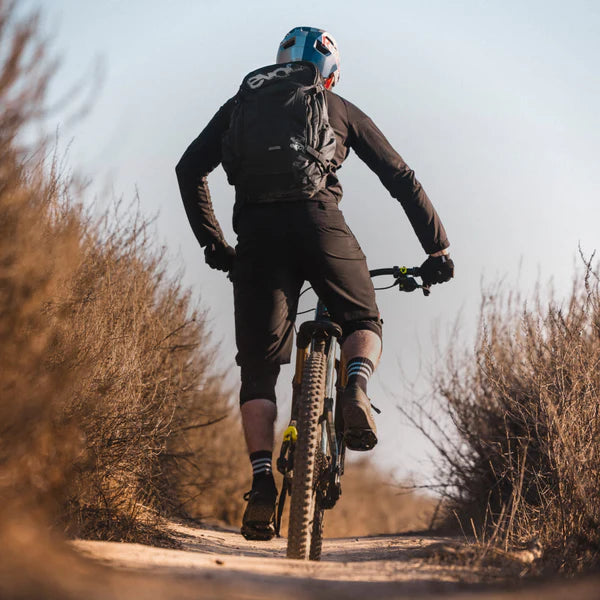 Σακίδιο πλάτης με ραχιαίο EVOC FR TRAIL E-RIDE MACASKILL 20L