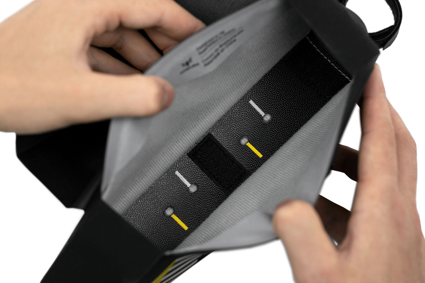 Τσάντα πλαισίου APIDURA RACING BOLT-ON TOP TUBE PACK 1 L Μαύρο