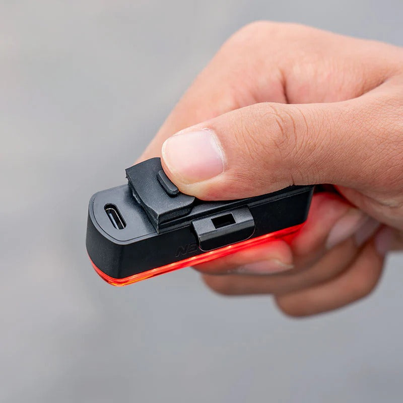 Πίσω φωτισμός RAVEMEN TR 30