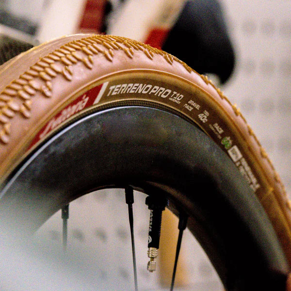 VITTORIA Terreno Pro T10 hardpack 700x35c Gravel Race φυσικό ελαστικό Tubeless Ready Soft Beige Q2 2025