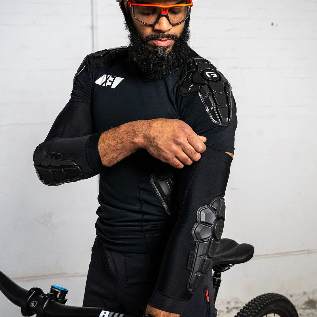 G-FORM PRO-X3 Προστατευτικά αγκώνα Ματ Μαύρο